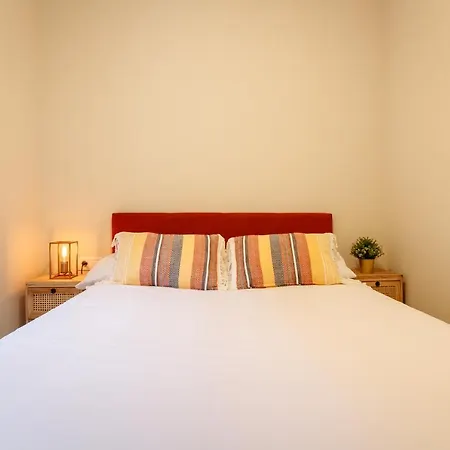 Paseo Del Arenal En El Casco Viejo * Bilbao