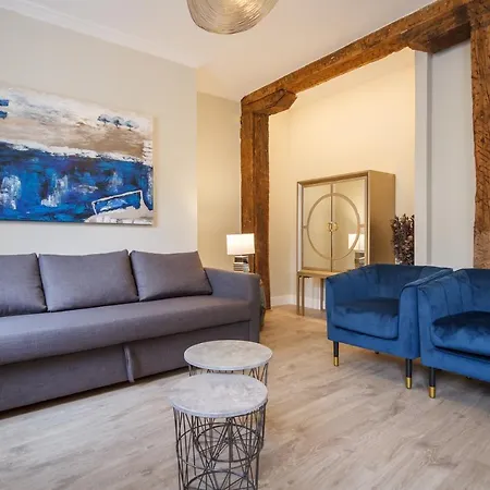 Paseo Del Arenal En El Casco Viejo *